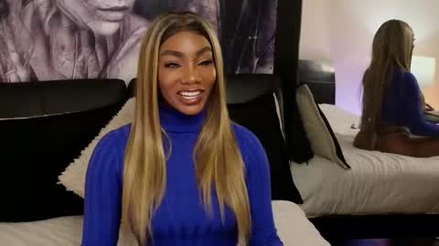 Snapshot of emely_brandon_ chatting on 11/07/25, 04:23 anyelii online show from 11/07/25, 04:23