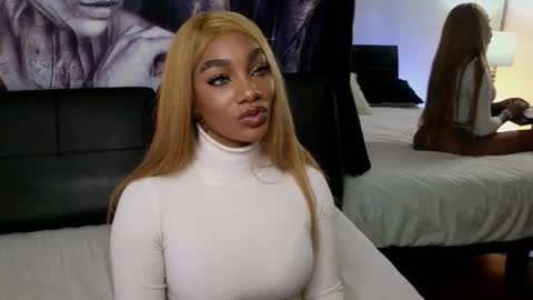 Snapshot of emely_brandon_ chatting on 11/18/25, 03:34 anyelii online show from 11/18/25, 03:34