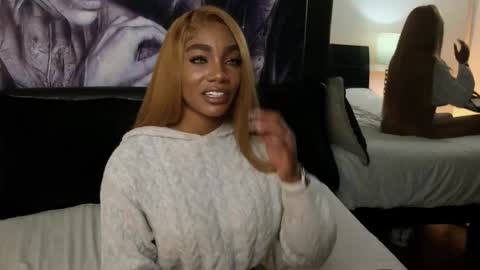 Snapshot of emely_brandon_ chatting on 11/22/25, 04:33 anyelii online show from 11/22/25, 04:33