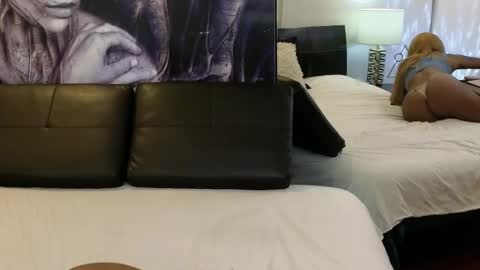 Snapshot of emely_brandon_ chatting on 12/18/25, 09:26 anyelii online show from 12/18/25, 09:26