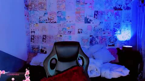 Snapshot of emely_rous chatting on 11/06/25, 02:18 Emely Rous online show from 11/06/25, 02:18