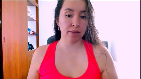 Snapshot of emely_sexx chatting on 01/05/26, 05:49 emely_sexx online show from 01/05/26, 05:49