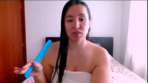 Snapshot of emely_sexx chatting on 01/08/26, 02:52 emely_sexx online show from 01/08/26, 02:52