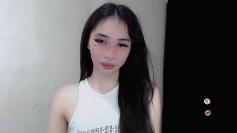 Snapshot of emelyn_fuckdoll chatting on 12/12/24, 07:08 Scarlett online show from 12/12/24, 07:08