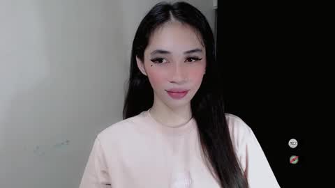 Snapshot of emelyn_fuckdoll chatting on 12/14/24, 06:46 Scarlett online show from 12/14/24, 06:46