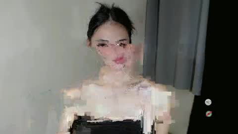 Snapshot of emelyn_fuckdoll chatting on 01/18/25, 01:18 Scarlett online show from 01/18/25, 01:18