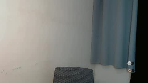 Snapshot of emelyn_fuckdoll chatting on 01/23/25, 08:36 Scarlett online show from 01/23/25, 08:36