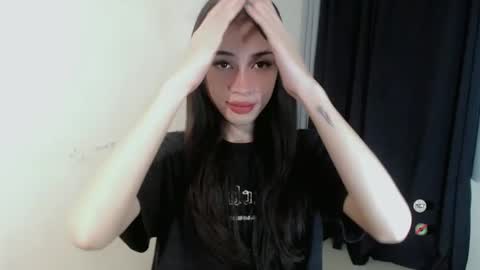 Snapshot of emelyn_fuckdoll chatting on 01/26/25, 06:28 Scarlett online show from 01/26/25, 06:28