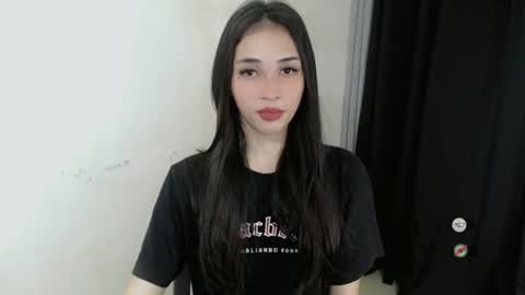 Snapshot of emelyn_fuckdoll chatting on 01/26/25, 10:12 Scarlett online show from 01/26/25, 10:12