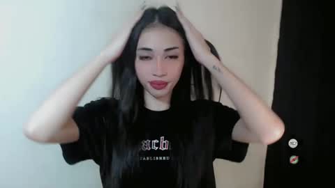 Snapshot of emelyn_fuckdoll chatting on 01/28/25, 06:49 Scarlett online show from 01/28/25, 06:49