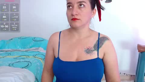 Snapshot of emelyross_ chatting on 05/03/26, 11:49 emely ross online show from 05/03/26, 11:49