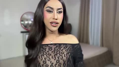 Snapshot of emelywest chatting on 02/10/26, 01:59 EMELY online show from 02/10/26, 01:59