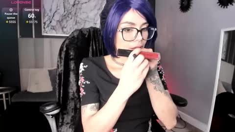 Snapshot of emeralda_co chatting on 11/14/25, 01:32 Esmeralda online show from 11/14/25, 01:32