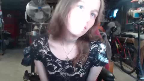 Snapshot of emeraldtgirl chatting on 10/27/25, 07:07 Emerald online show from 10/27/25, 07:07