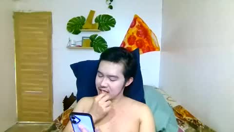 Snapshot of emersontwinks chatting on 02/15/26, 05:48 emersontwinks online show from 02/15/26, 05:48