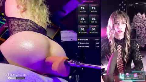 Snapshot of emerylune_xo chatting on 12/04/25, 05:28 Emery Lune online show from 12/04/25, 05:28