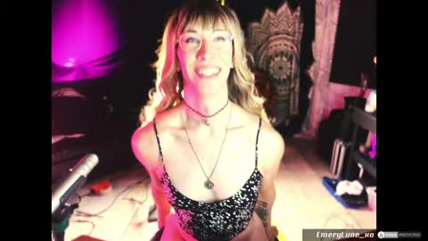 Emery Lune online show from 05/20/26, 01:23