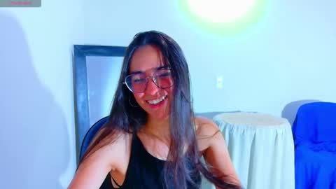 Snapshot of emi_roberts chatting on 10/21/25, 03:51 Emmily Roberts online show from 10/21/25, 03:51