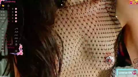 Snapshot of emi_roberts chatting on 10/31/25, 06:03 Emmily Roberts online show from 10/31/25, 06:03