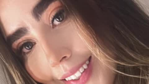 emi_royse online show from 11/20/25, 11:04