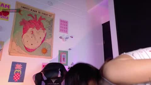 Snapshot of emicute_ chatting on 03/28/26, 02:33 online show from 03/28/26, 02:33