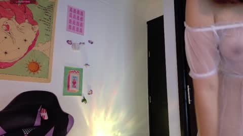 Snapshot of emicute_ chatting on 04/08/26, 02:11 online show from 04/08/26, 02:11