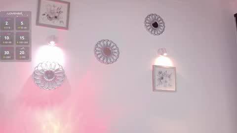 Snapshot of emicute_ chatting on 04/30/26, 02:29 online show from 04/30/26, 02:29