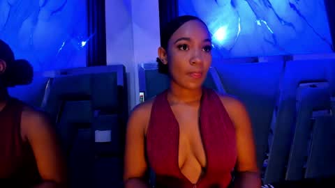 Snapshot of emii_brown chatting on 04/19/26, 01:38 Emy online show from 04/19/26, 01:38