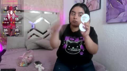 Snapshot of emiiily_brownn chatting on 10/27/25, 07:29 Emily online show from 10/27/25, 07:29