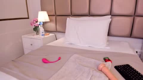 EMILY ROBERTS online show from 01/24/25, 01:35