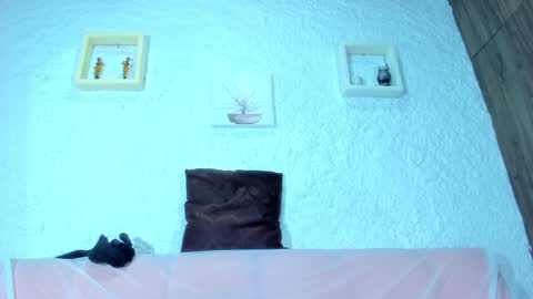 Emily online show from 02/05/25, 12:06