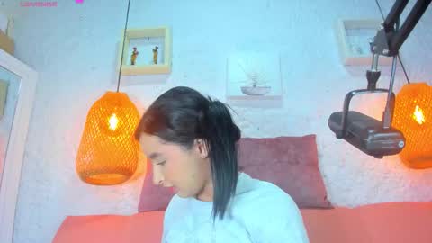 Emily online show from 10/04/25, 12:03