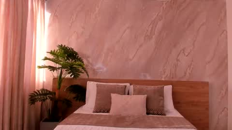 Emily online show from 12/14/25, 12:32