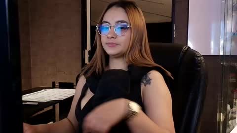 Emily online show from 10/08/25, 10:57