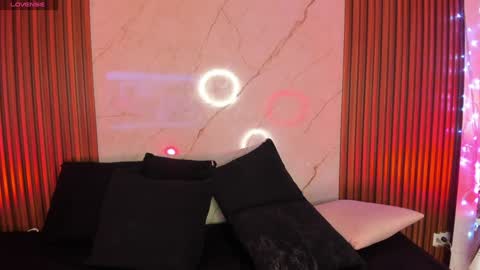 Snapshot of emiilycollins1 chatting on 12/26/24, 10:20   online show from 12/26/24, 10:20