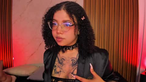 Snapshot of emiilycollins1 chatting on 01/11/25, 11:35   online show from 01/11/25, 11:35
