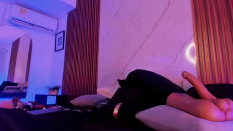 Snapshot of emiilycollins1 chatting on 09/13/25, 11:26   online show from 09/13/25, 11:26