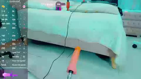 Snapshot of emiilysaenzz chatting on 03/19/26, 06:34 EmillySaenz online show from 03/19/26, 06:34