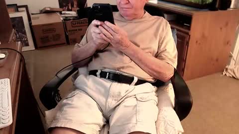 Snapshot of emil_karpo chatting on 03/11/25, 05:46 Terrance1st online show from 03/11/25, 05:46