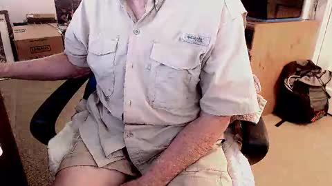 Snapshot of emil_karpo chatting on 10/15/25, 03:45 Terrance1st online show from 10/15/25, 03:45