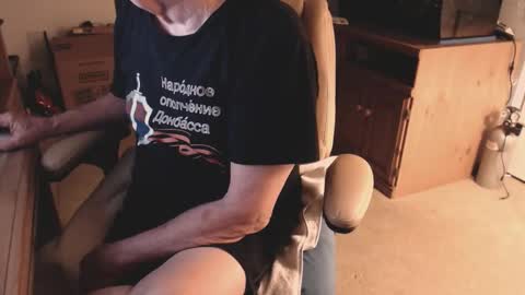 Snapshot of emil_karpo chatting on 04/05/26, 12:24 Terrance1st online show from 04/05/26, 12:24