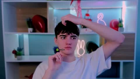 Snapshot of emil_lucky chatting on 02/20/26, 12:27 emil_lucky online show from 02/20/26, 12:27