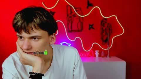 Snapshot of emil_lucky chatting on 04/20/26, 07:04 emil_lucky online show from 04/20/26, 07:04