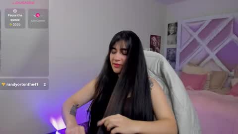 emilayton_ online show from 09/20/25, 08:32