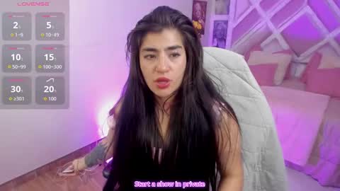 emilayton_ online show from 09/23/25, 07:50