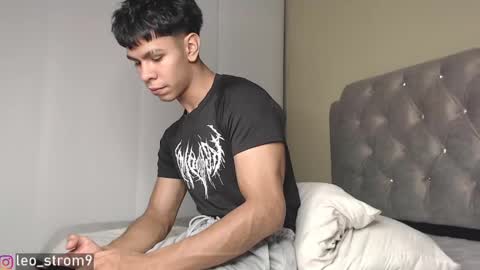 Snapshot of emile_239 chatting on 01/23/25, 02:44 emile_239 online show from 01/23/25, 02:44