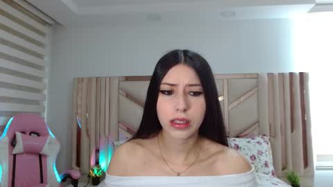 Snapshot of emilee_star chatting on 03/14/26, 01:05 Emilee online show from 03/14/26, 01:05