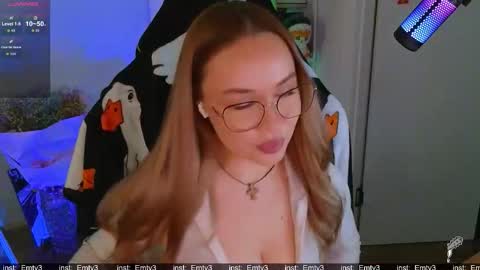 Emili online show from 12/18/25, 11:16