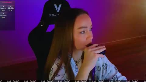 Snapshot of emili1_bc chatting on 03/17/26, 11:46 Emili online show from 03/17/26, 11:46