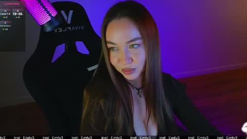 Snapshot of emili1_bc chatting on 03/23/26, 10:19 Emili online show from 03/23/26, 10:19